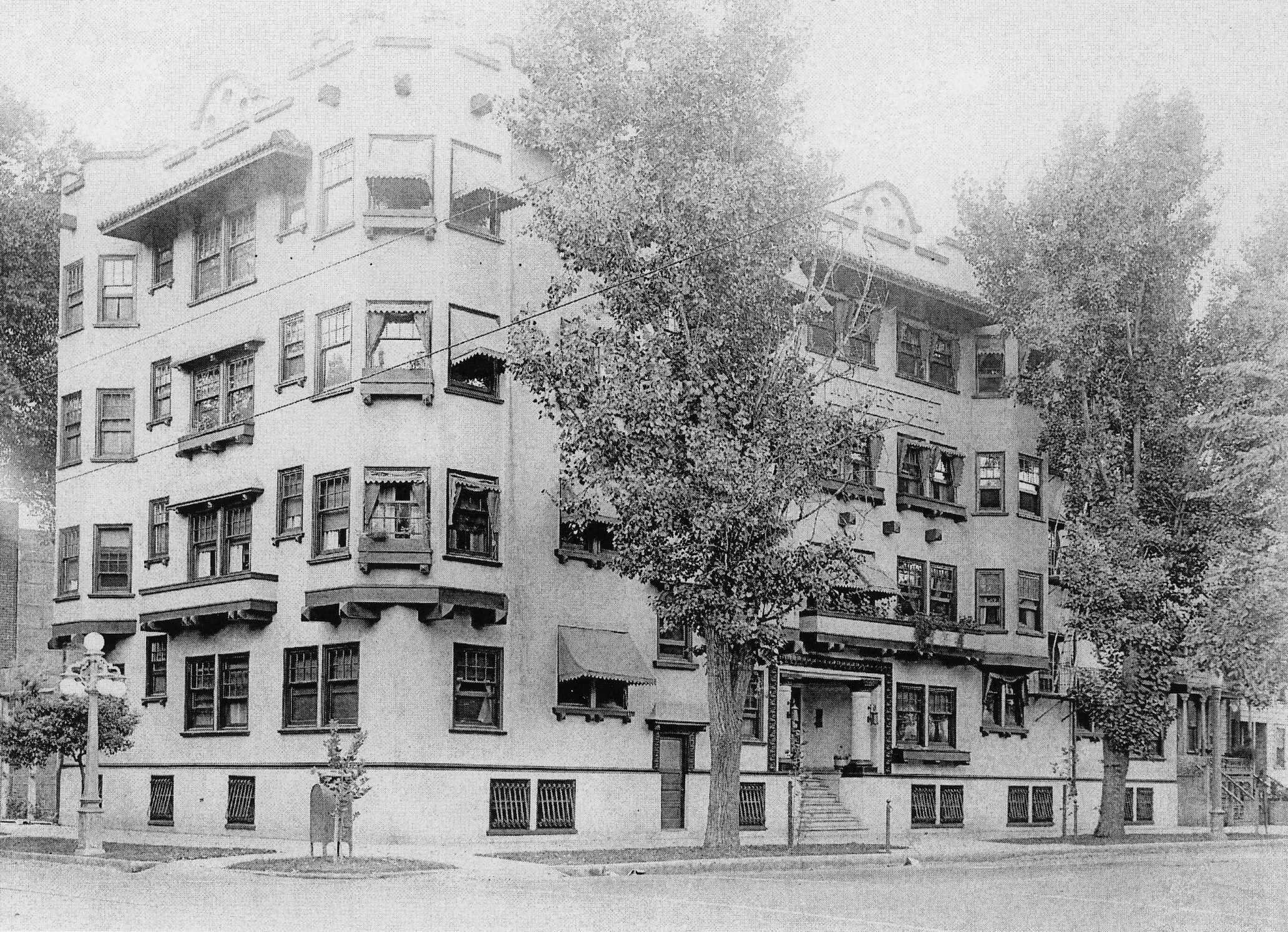 Historic photo of the Maydestone Apartments